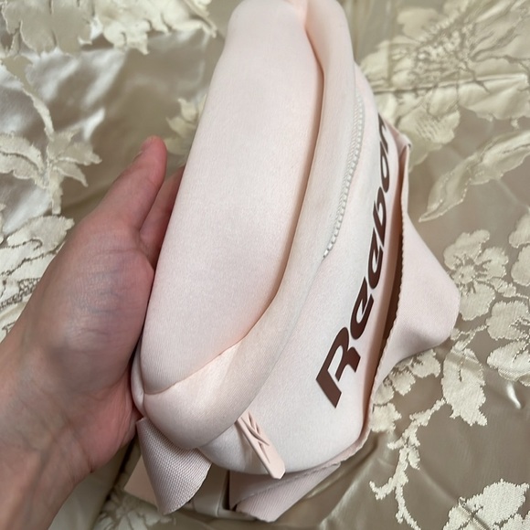 REEBOK FANNY PACK PINK SUPER CUTE - Picture 7 of 14